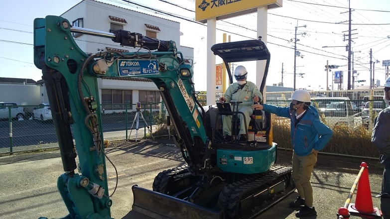 山陽測器　杭ナビショベル　TOPCON_R